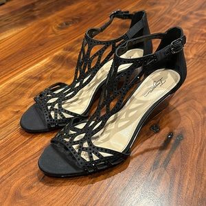 Vince Camuto Jalen Wedge Sandal Black Size 9.5
